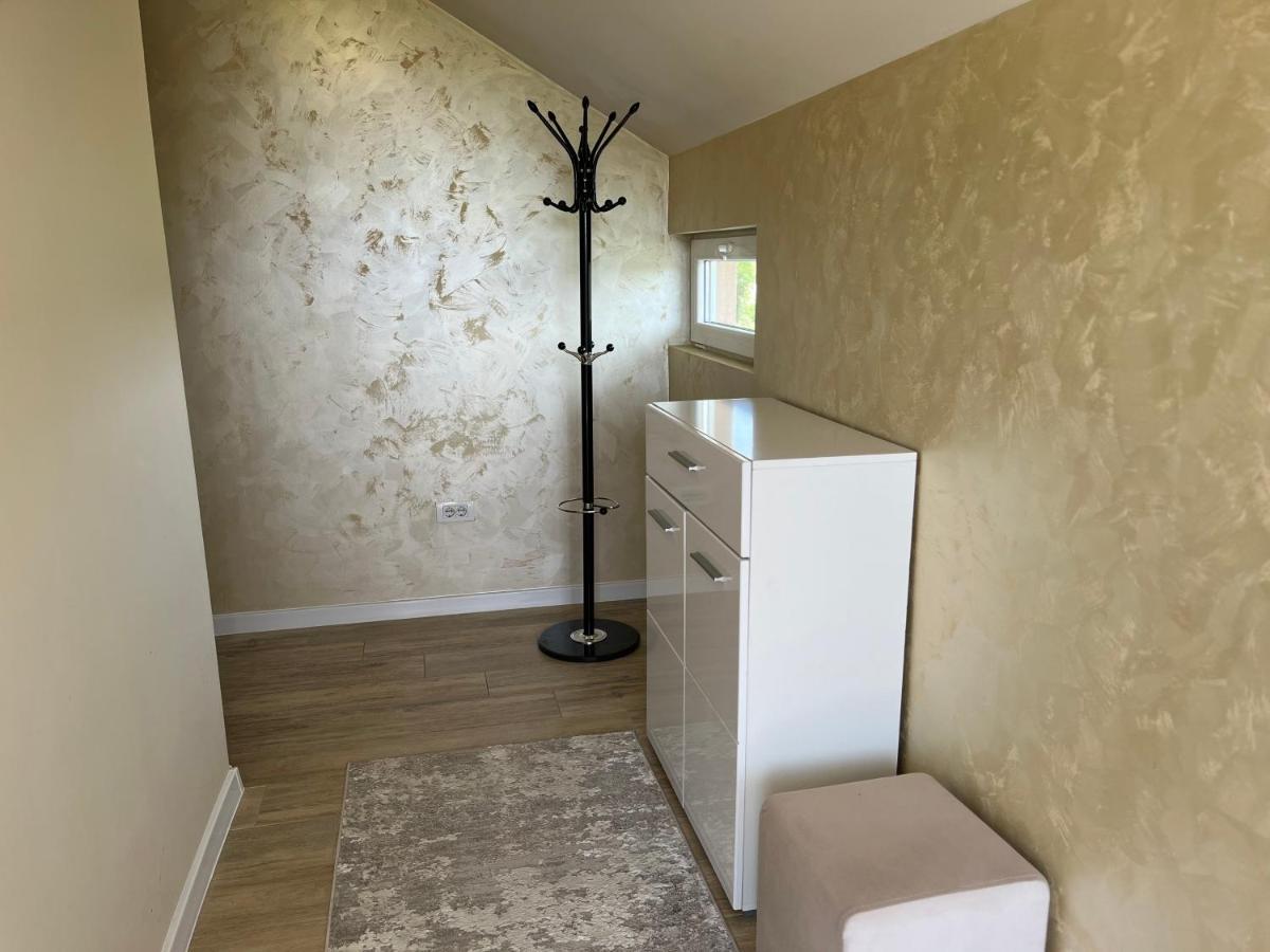 Apartment Helena Airport Podgorica Zewnętrze zdjęcie