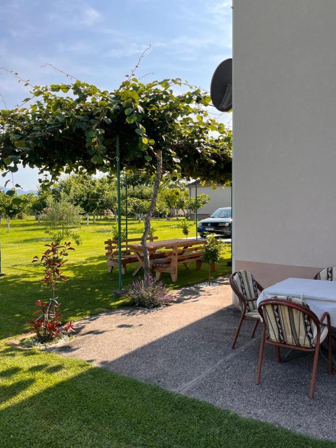 Apartment Helena Airport Podgorica Zewnętrze zdjęcie