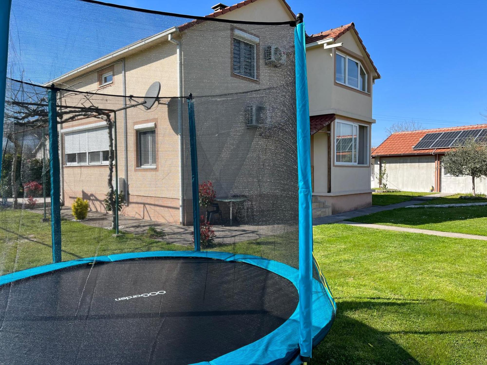 Apartment Helena Airport Podgorica Zewnętrze zdjęcie